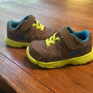 Nike’s toddler size 6